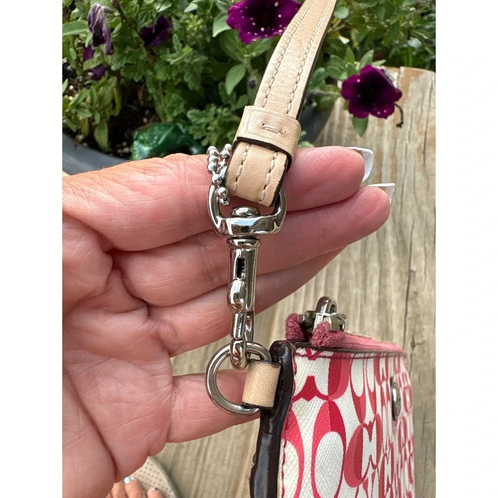 Coach wristlet wallet